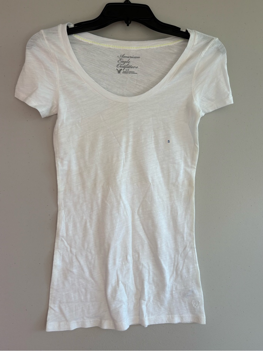 American Eagle Outfitters White Scoop Neck Short Sleeve Tee